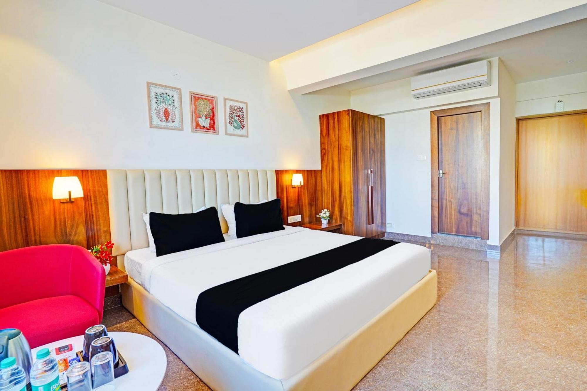 Super Townhouse Oak Electronic City Formerly Hotel Trubell Kammasandra Εξωτερικό φωτογραφία